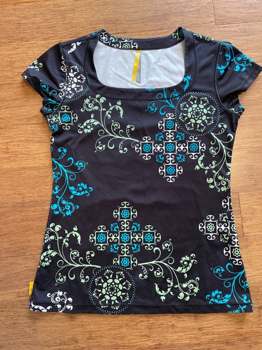 Lole Black Short Sleeve Scoop Neck Top with Teal & Mint Floral Print